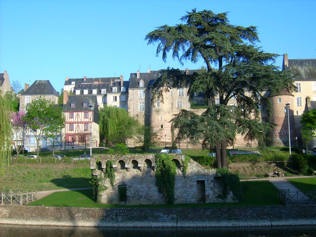 Cité Plantagenêt - Le Vieux-Mans (1/3)