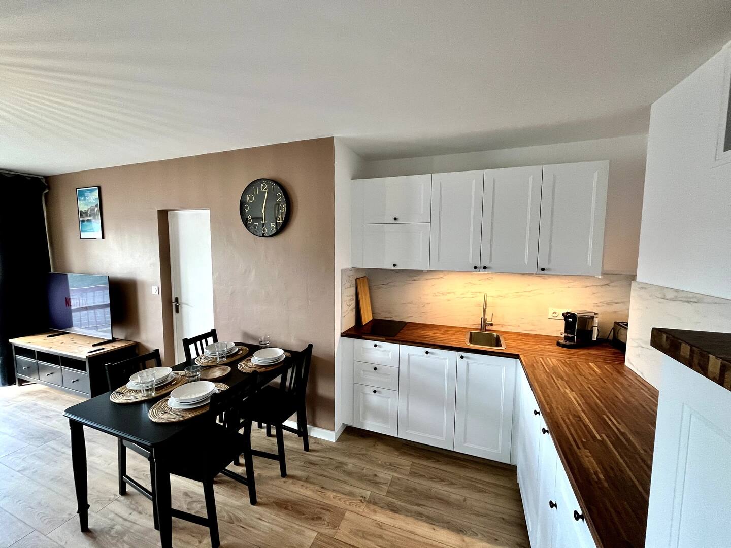 Kitchen – Dining room – Chez Béranger